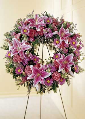 Cedar Knolls Florist | Lily Wreath